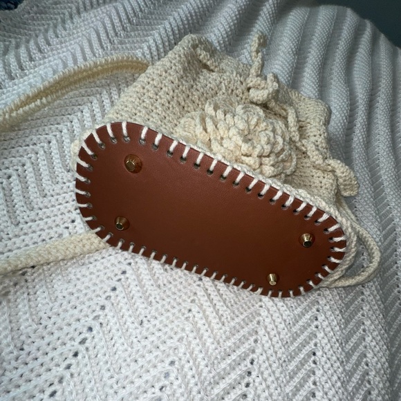 Handmade Crochet Cream Bucket Crossbody Bag with Faux Leather Bottom - Picture 6 of 9